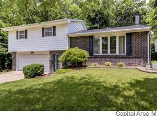 906 Roanoke Dr, Springfield, IL 62702