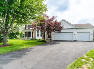 919 Briar Glen Ln, Woodbury, MN 55129