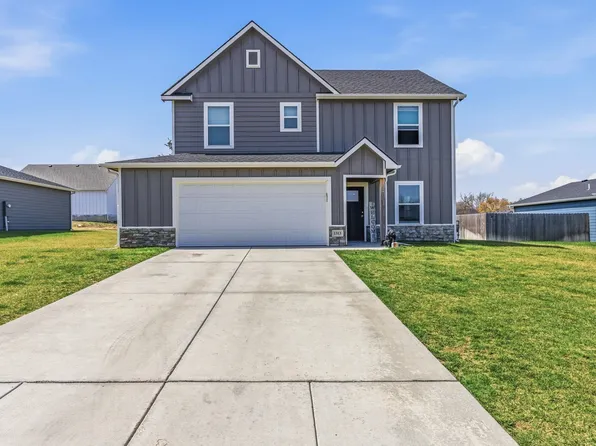 1313 Skyview Dr, El Dorado, KS 67042