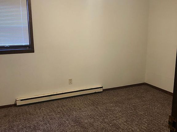 4th image of 218 N Summit Ave APT 4