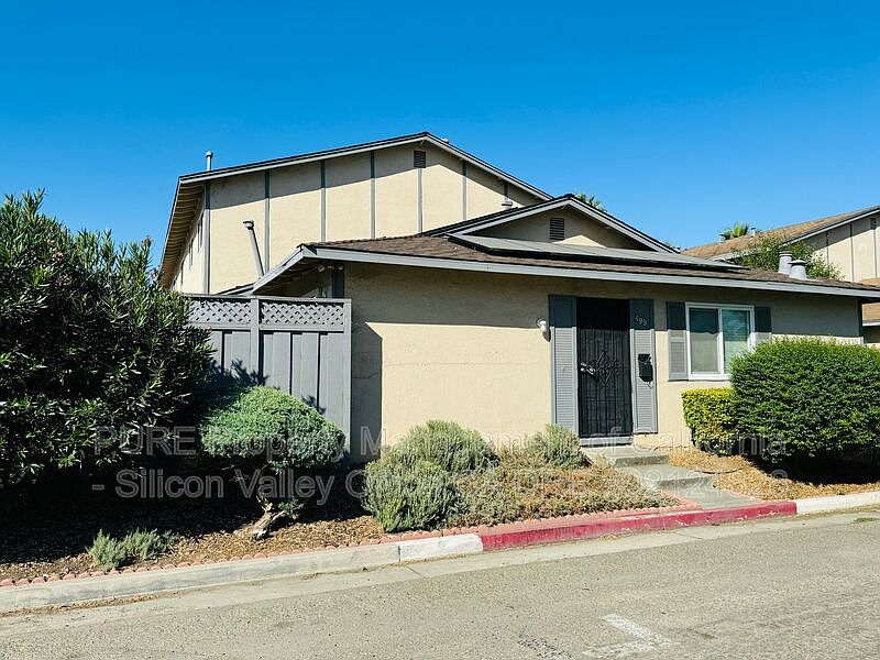 1st image of 499 Ginkgo Ct