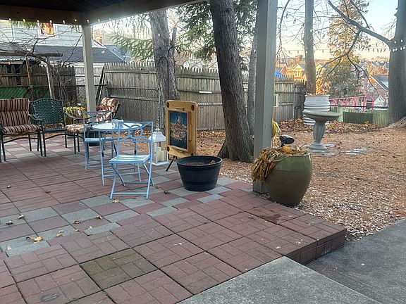 2nd image of 624 Bradley St