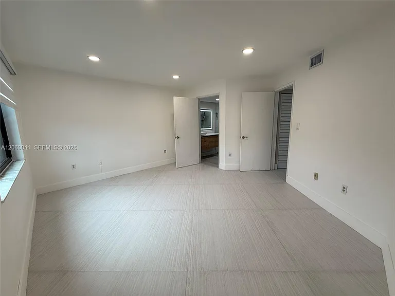 9405 Fontainebleau Blvd #113-22 — Photo 18