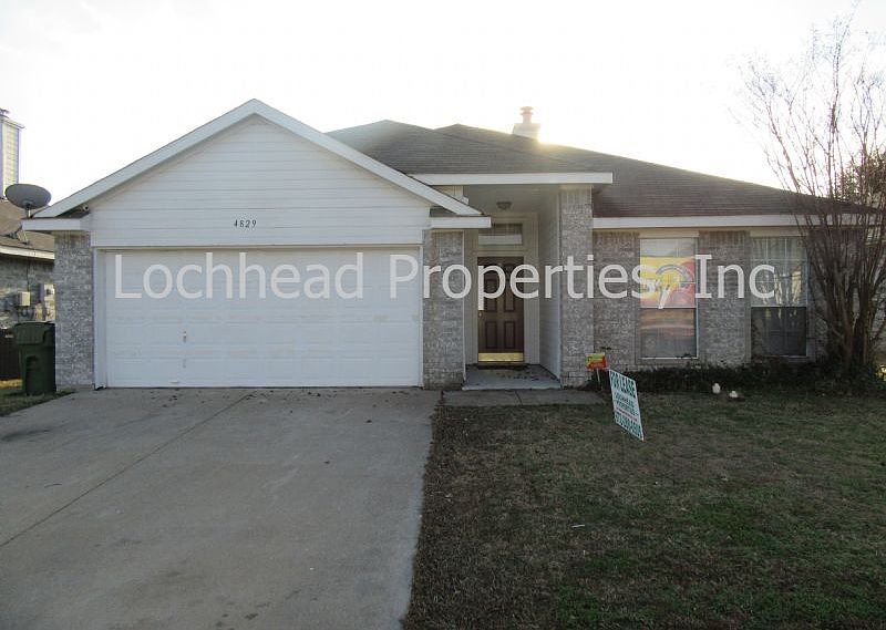 1st image of 4829 Grovewood Dr