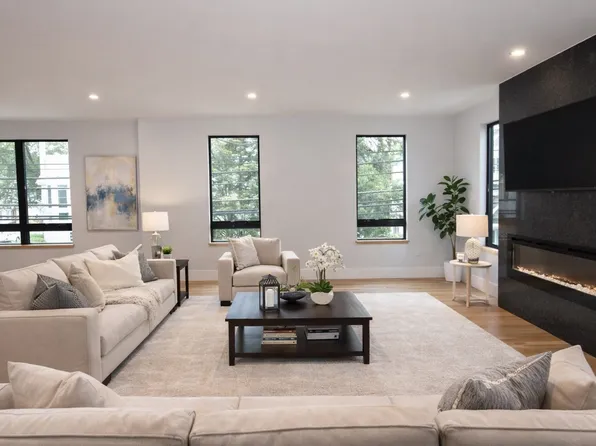 316 School St #1, Waltham, MA 02451