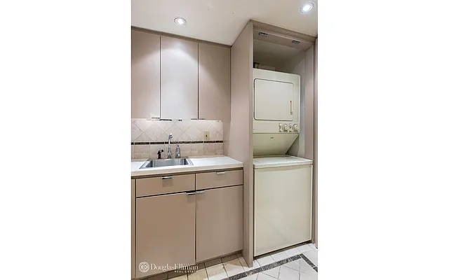 Sold by Douglas Elliman | media 16