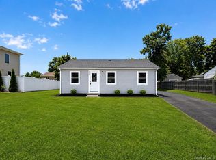 818 Meade Avenue, Bellport, NY 11713