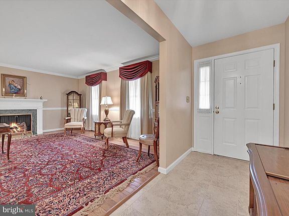 4th image of 1755 Oak Ct
