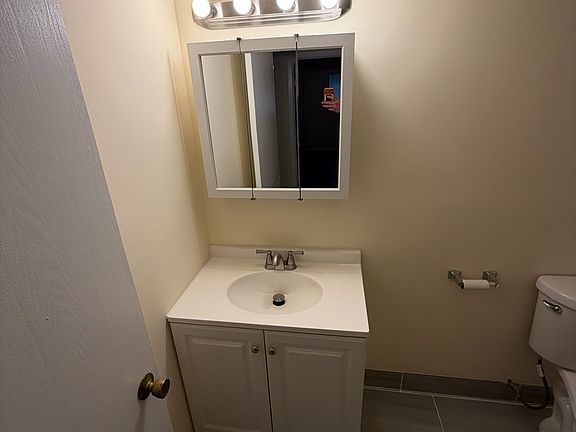 3rd image of 319 N Yale Ave #1C