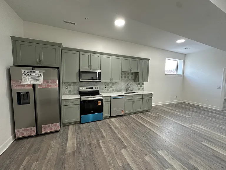 540 S 4th St #303 — Photo 1