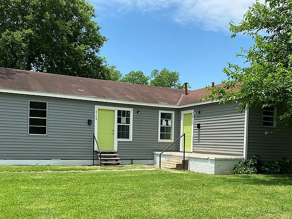 2nd image of 2752 Foster St