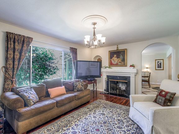 4th image of 1693 Wakefield Way