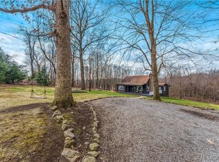 593 N Stone Base Rd, Mercer, PA 16137