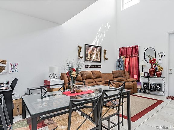 3rd image of 2404 NE 42nd Ave #2404