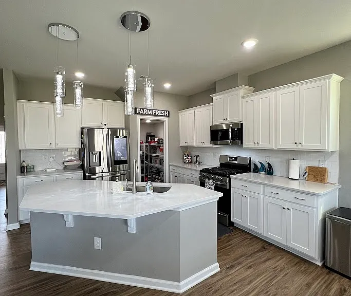 1660 Corwin Bend Rd — Photo 3