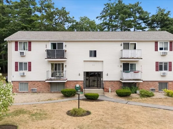 10 Royal Dane Dr APT 79, Marshfield, MA 02050