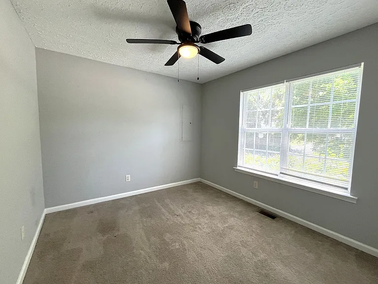 2808 Batavia St — Photo 6