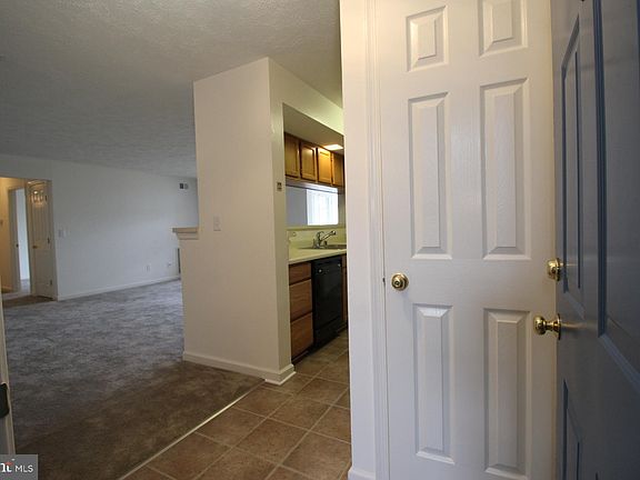 2nd image of 3560 Sherbrooke Cir
