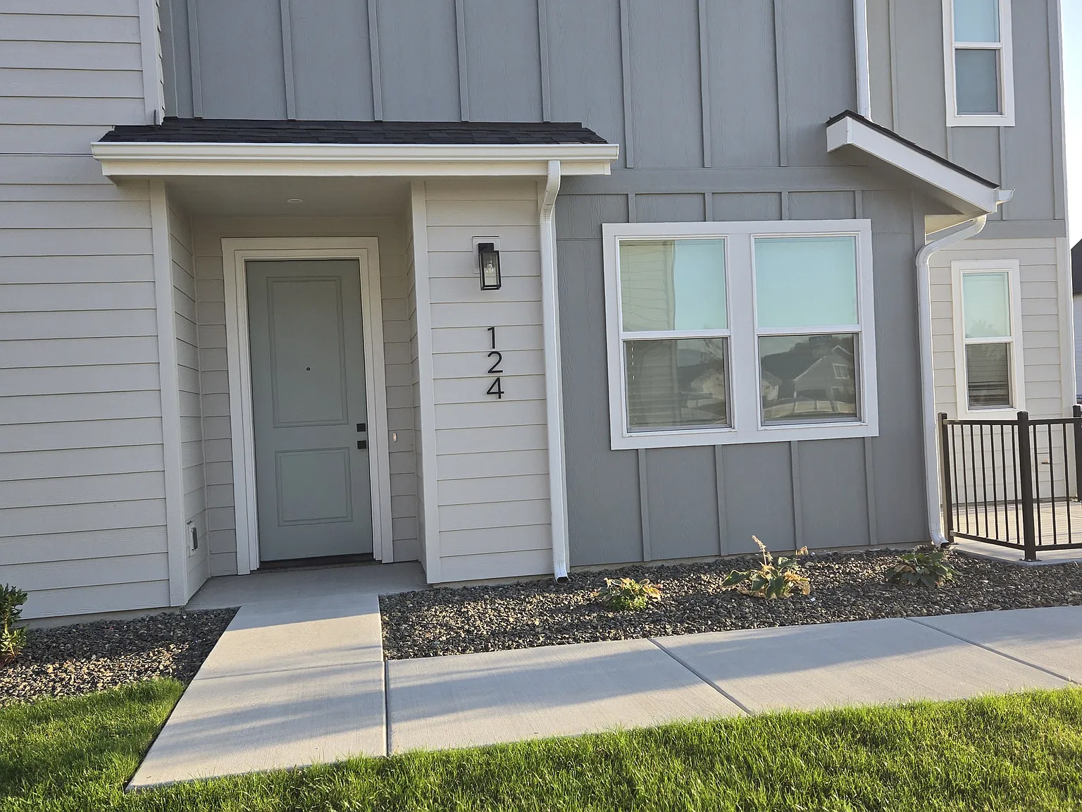 4 bed, 2181 sqft, $2,250 — Photo 2