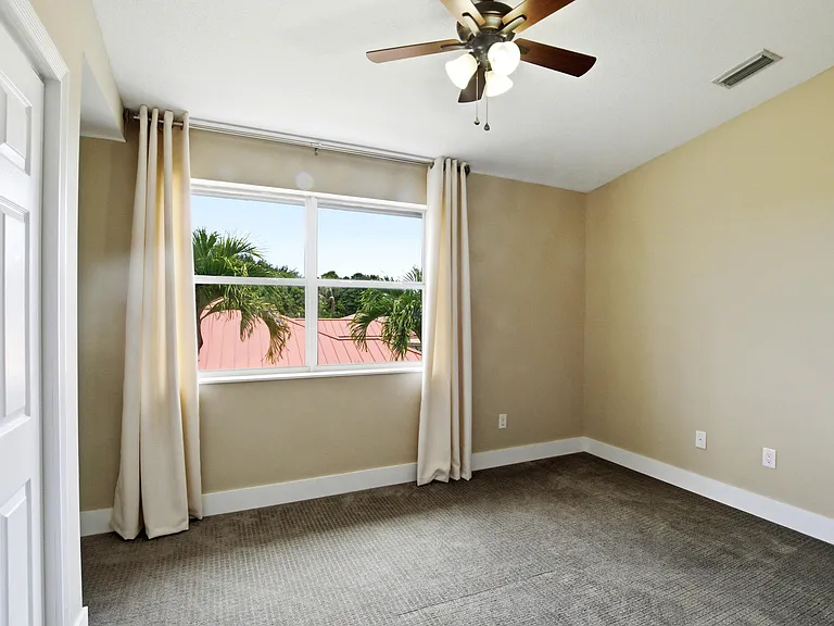101 Mill Pond Ln — Photo 19