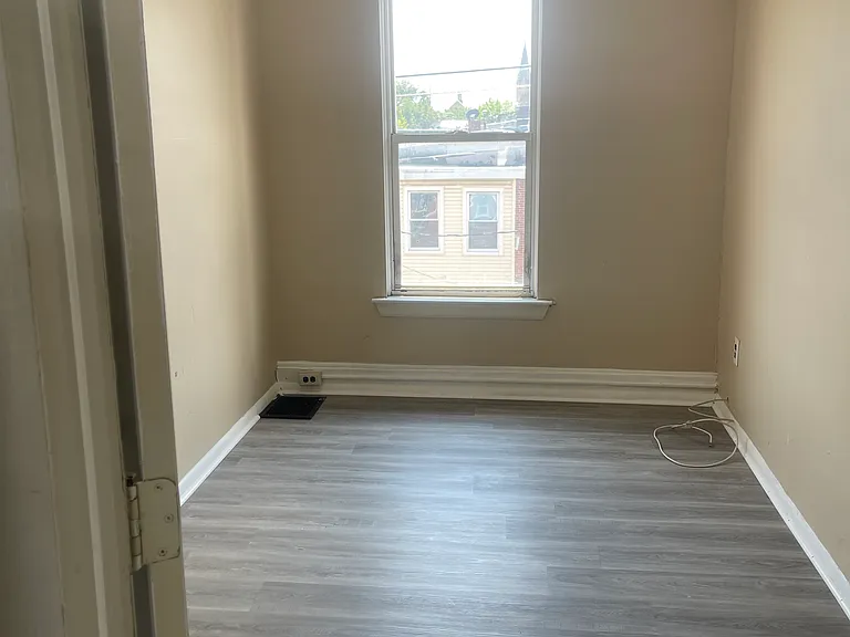1135 Lancaster Ave #B — Photo 6