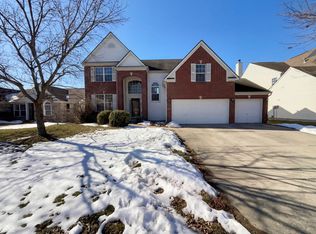 6767 Woodcliff Cir, Zionsville, IN 46077