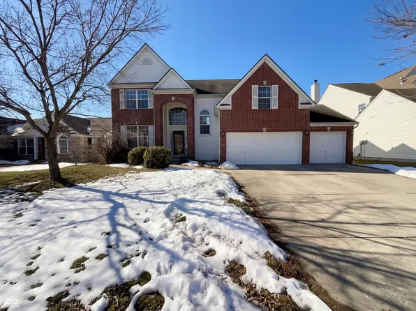 6767 Woodcliff Cir, Zionsville, IN 46077