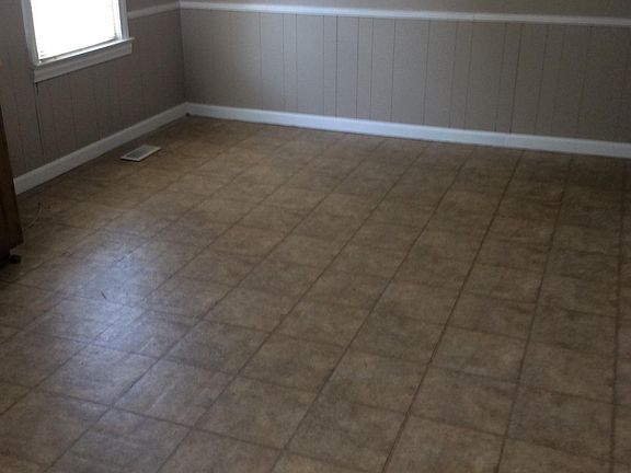 4th image of 812 32nd Ave E
