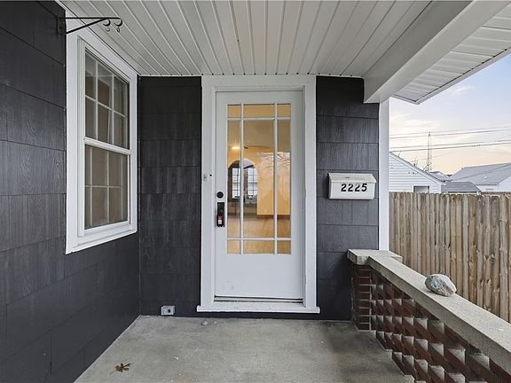 2nd image of 2225 Rosemont Blvd