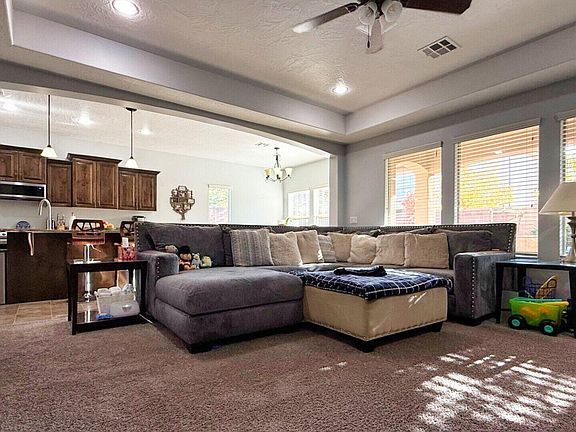 4th image of 2830 E Carmine Dr