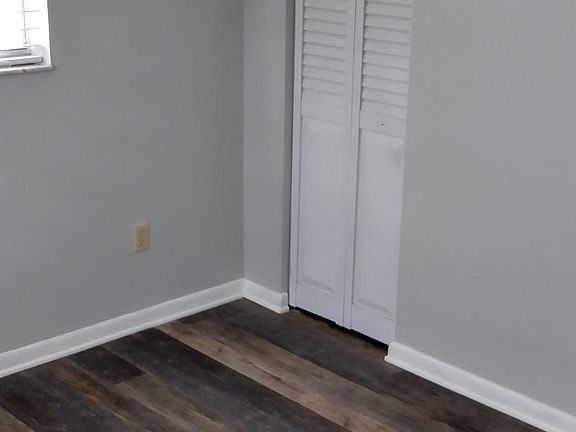 5th image of 409 Madruga Ave