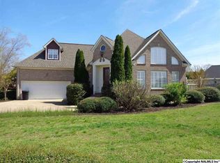 226 Lakepoint Dr, Gadsden, AL 35901