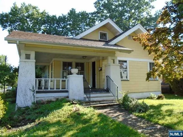 254 Midland Ave, River Edge, NJ 07661