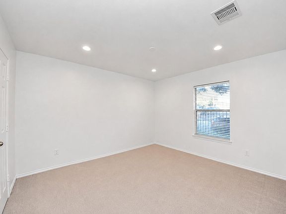 5th image of 1117 Palmer St