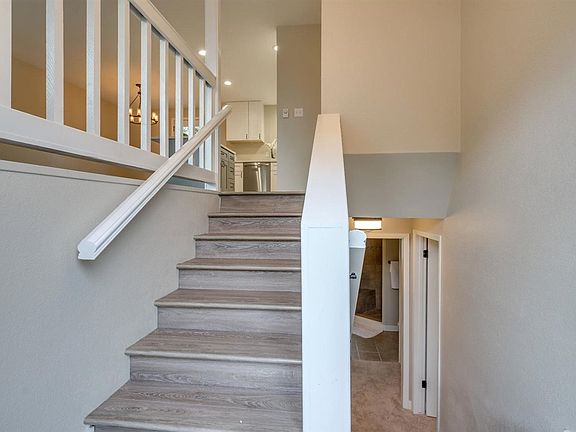 3rd image of 25607 E Olympic Ave