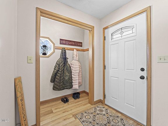 3rd image of 1020 Country Club Dr