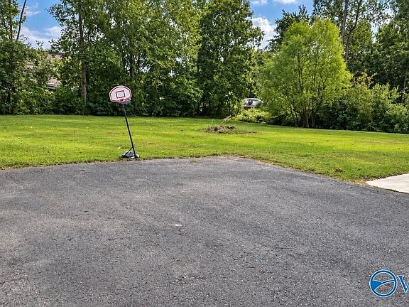 4th image of 2020 Ridge Crest Dr