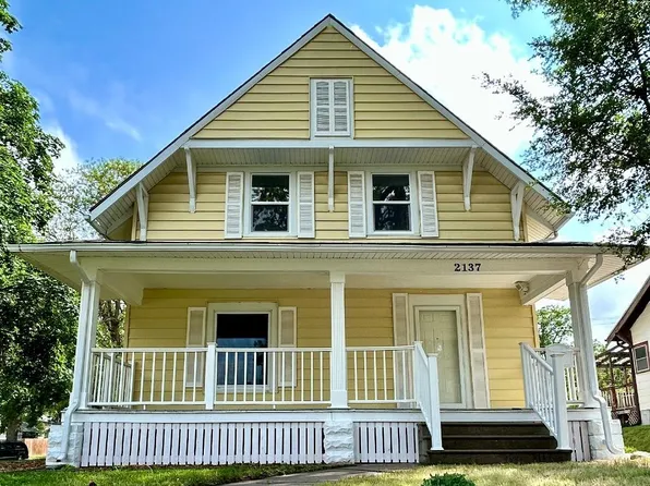 2137 E St, Lincoln, NE 68510