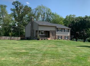 880 Parkwood Rd, Blue Bell, PA 19422