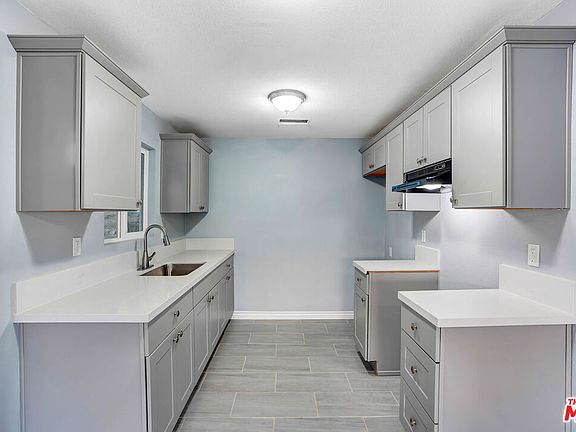 5th image of 23543 Elsinore Ln