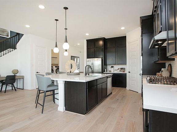3rd image of 542 Stream Bend Way