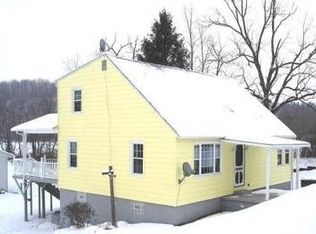 493 Cottage Rd, Clinton, PA 15026