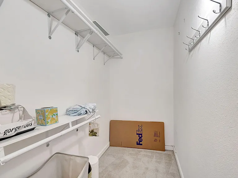 89 Flanders B #B — Photo 28