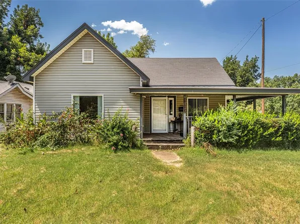 1002 S 13th St, Chickasha, OK 73018