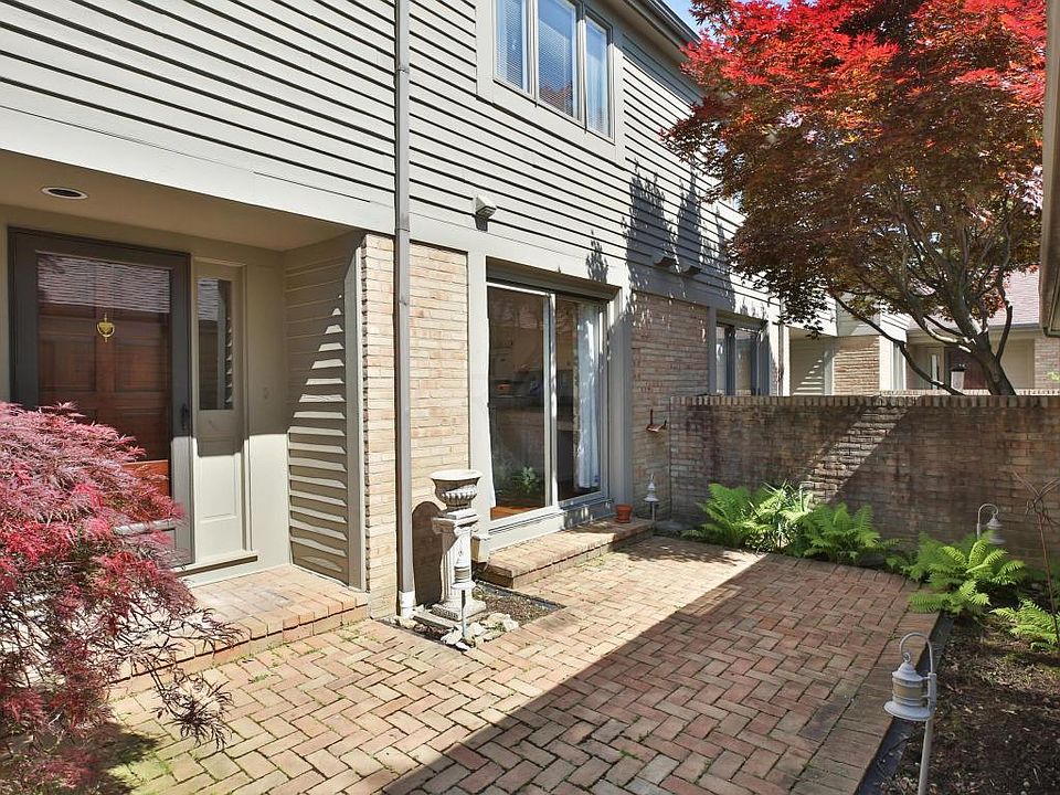 1st image of 6471 Strathaven Ct W