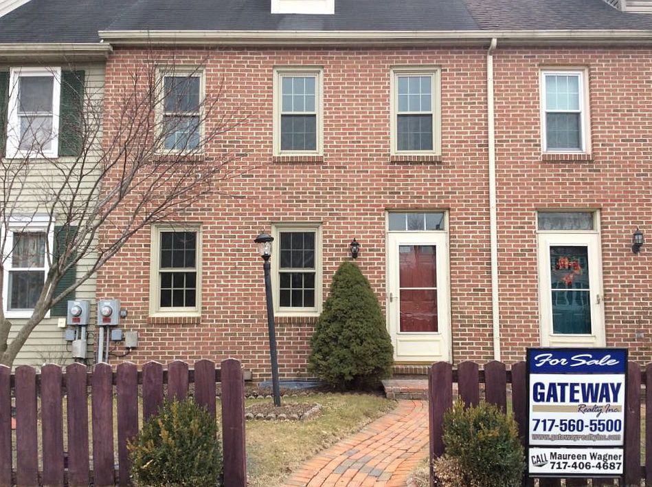 1st image of 8 Hilldale Dr