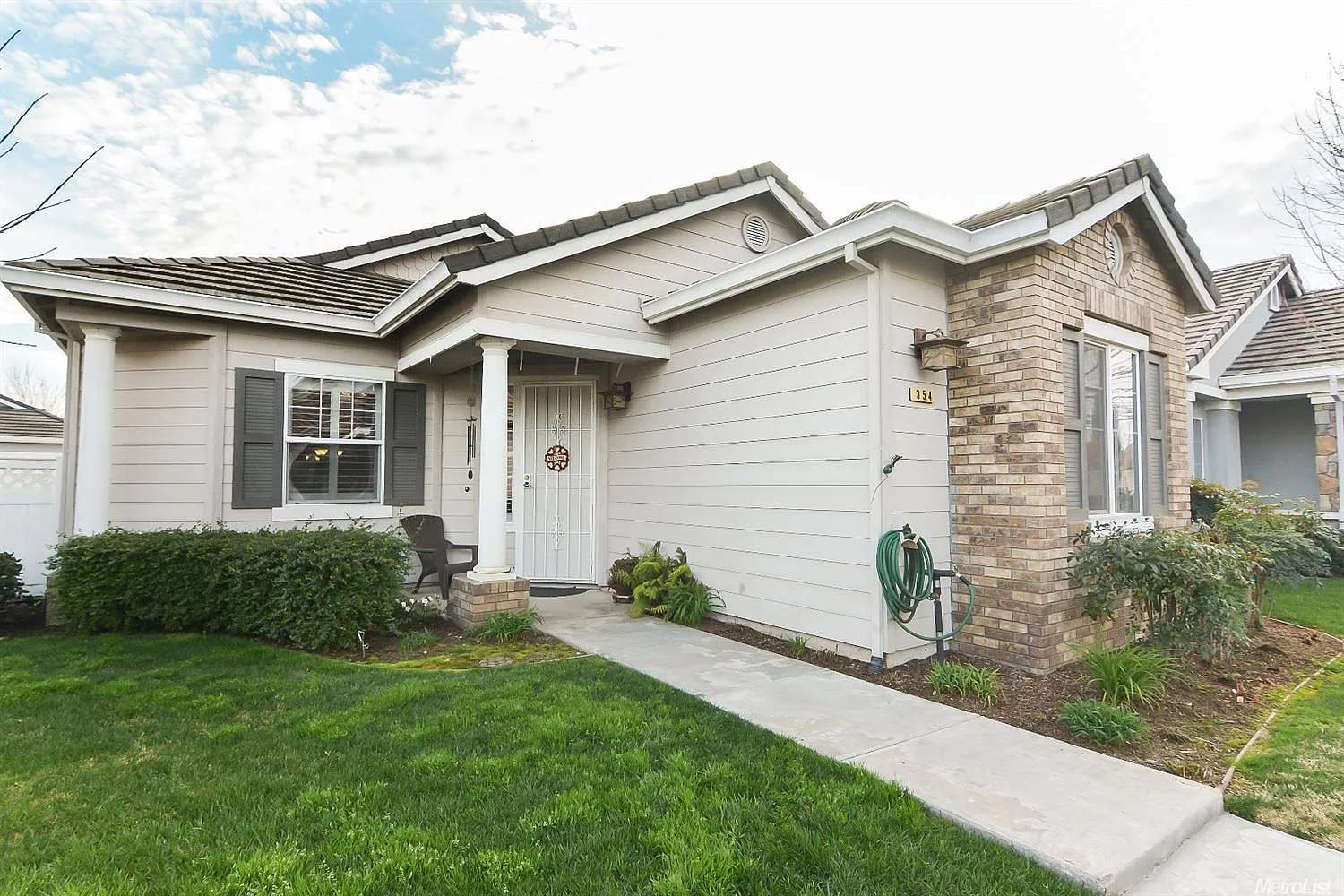 354 Sand Dune Way photo 1