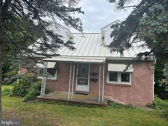3rd image of 145 Gloucester Ave