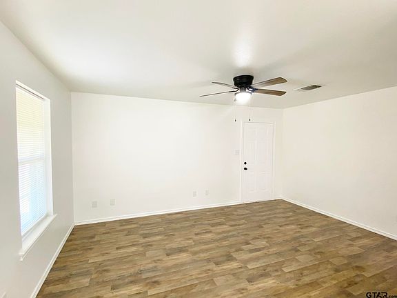 4th image of 501 Red Springs Ave