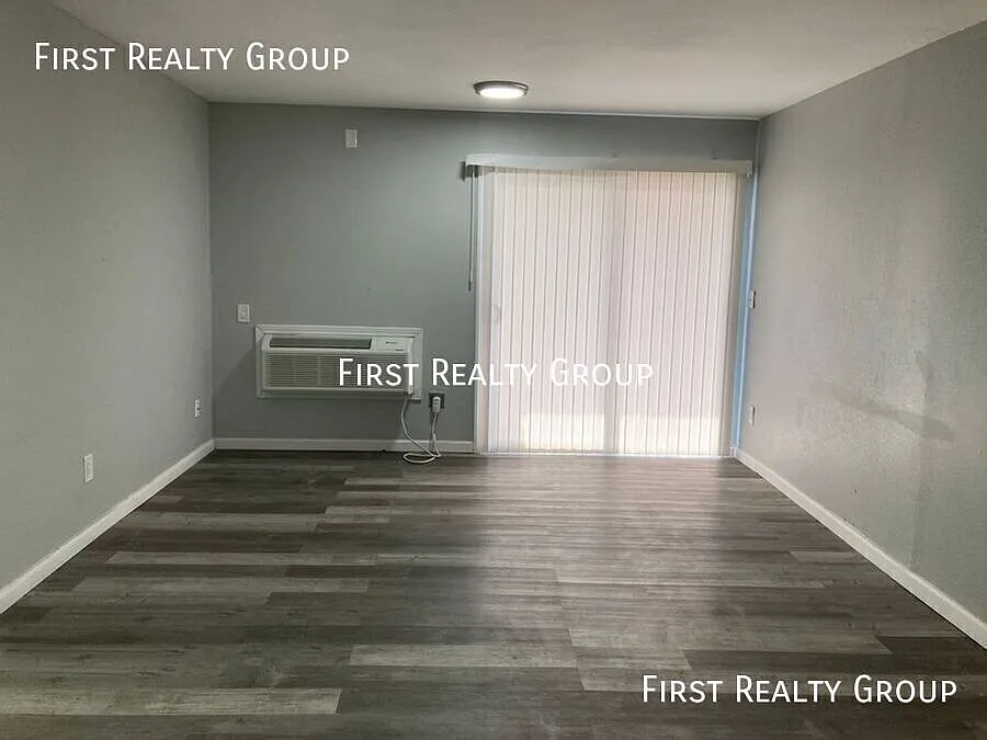 2 Bedroom, 1 Bath Apartment for Rent, Move in Ready! — Photo 4